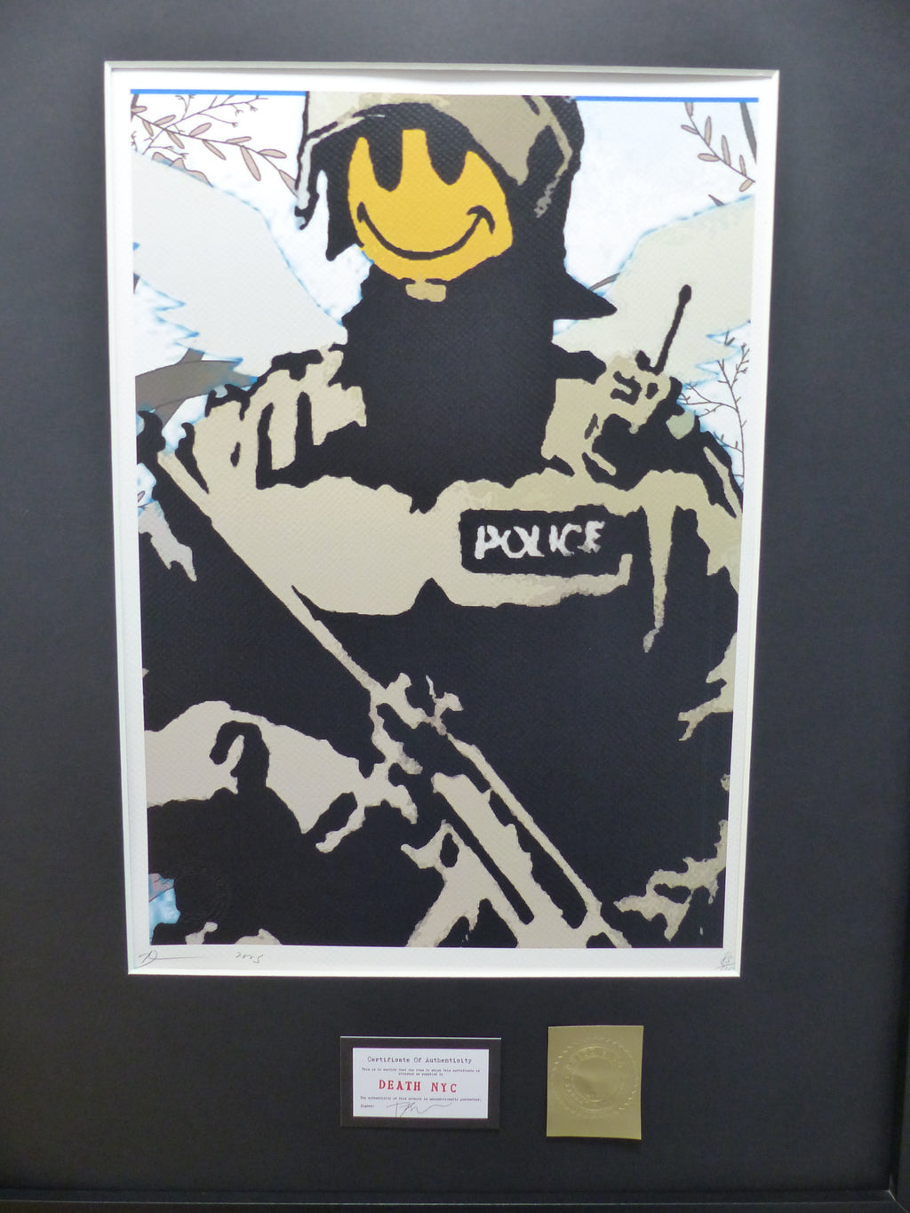 DEATH NYC fertig gerahmte Lithografie ltd. Edit of 120 "Banksy Police" 3D Siegel u COA