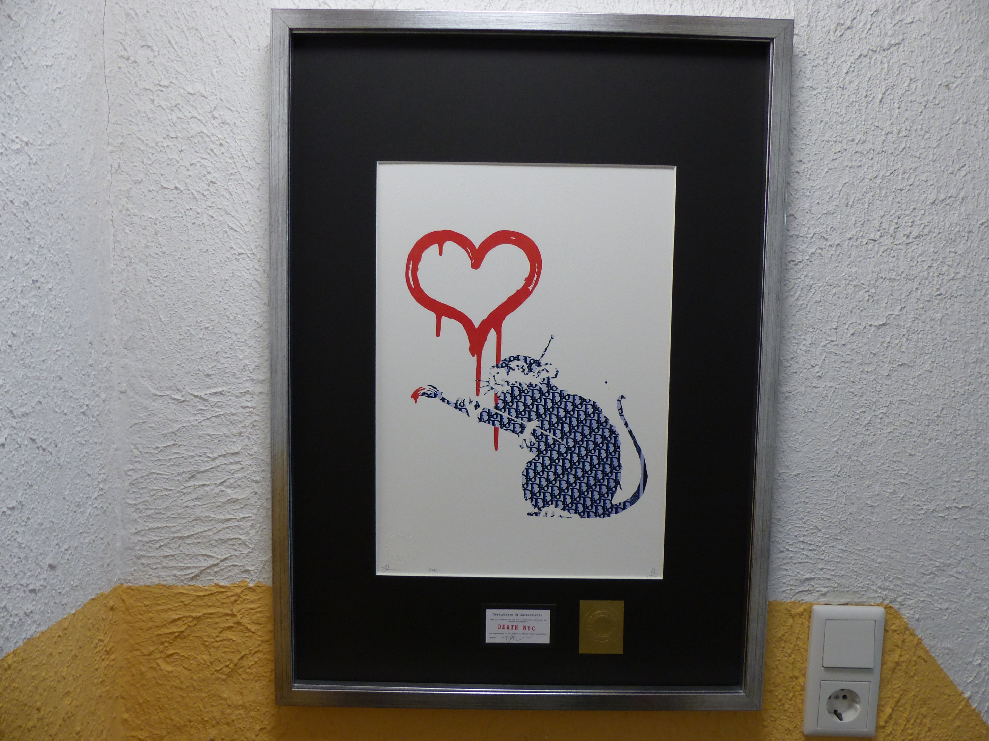 DEATH NYC fertig gerahmte Lithografie ltd. Edit. of 100  "Love Rat Dior Banksy" 3D Siegel COA