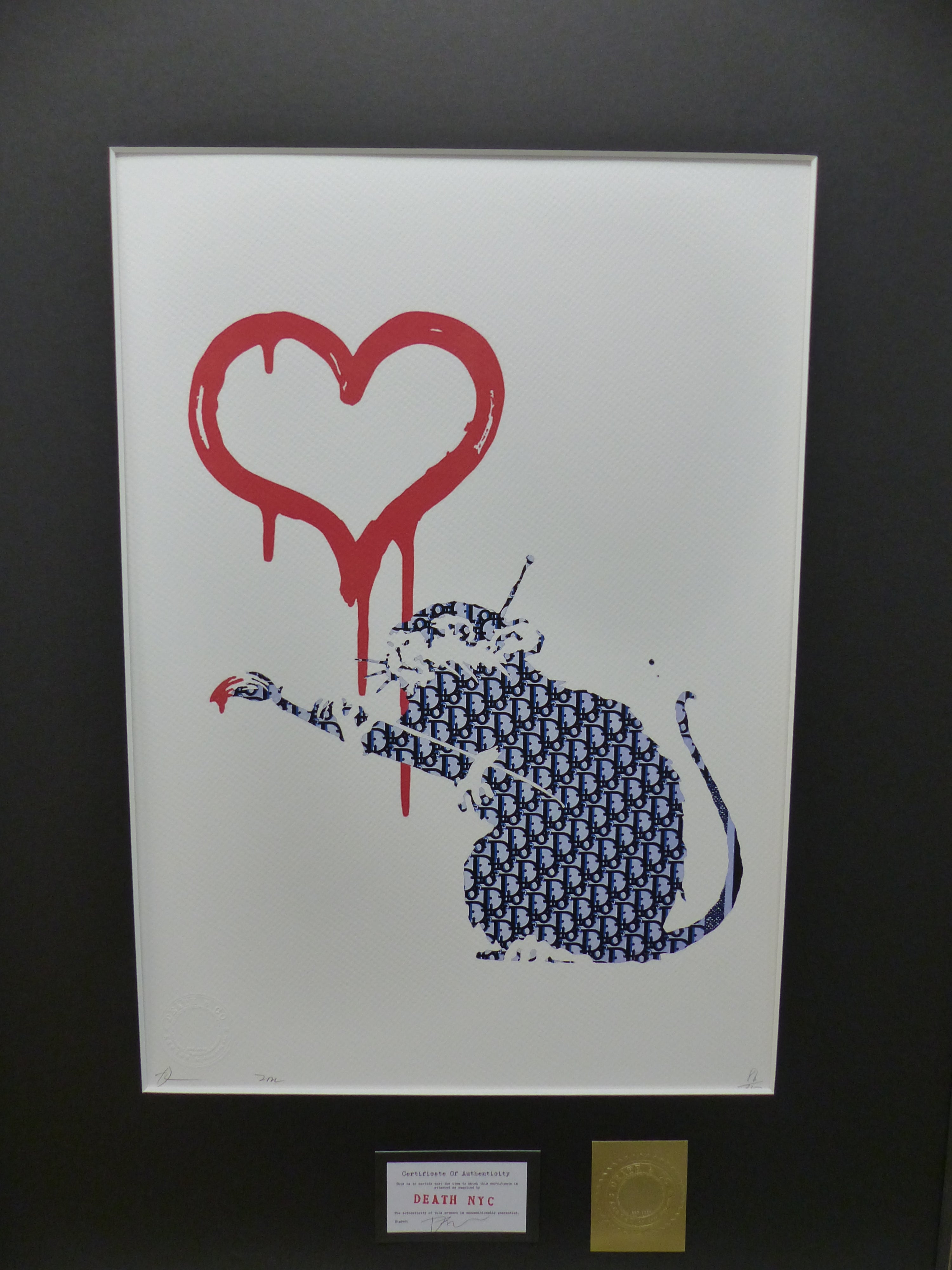 DEATH NYC fertig gerahmte Lithografie ltd. Edit. of 100  "Love Rat Dior Banksy" 3D Siegel COA