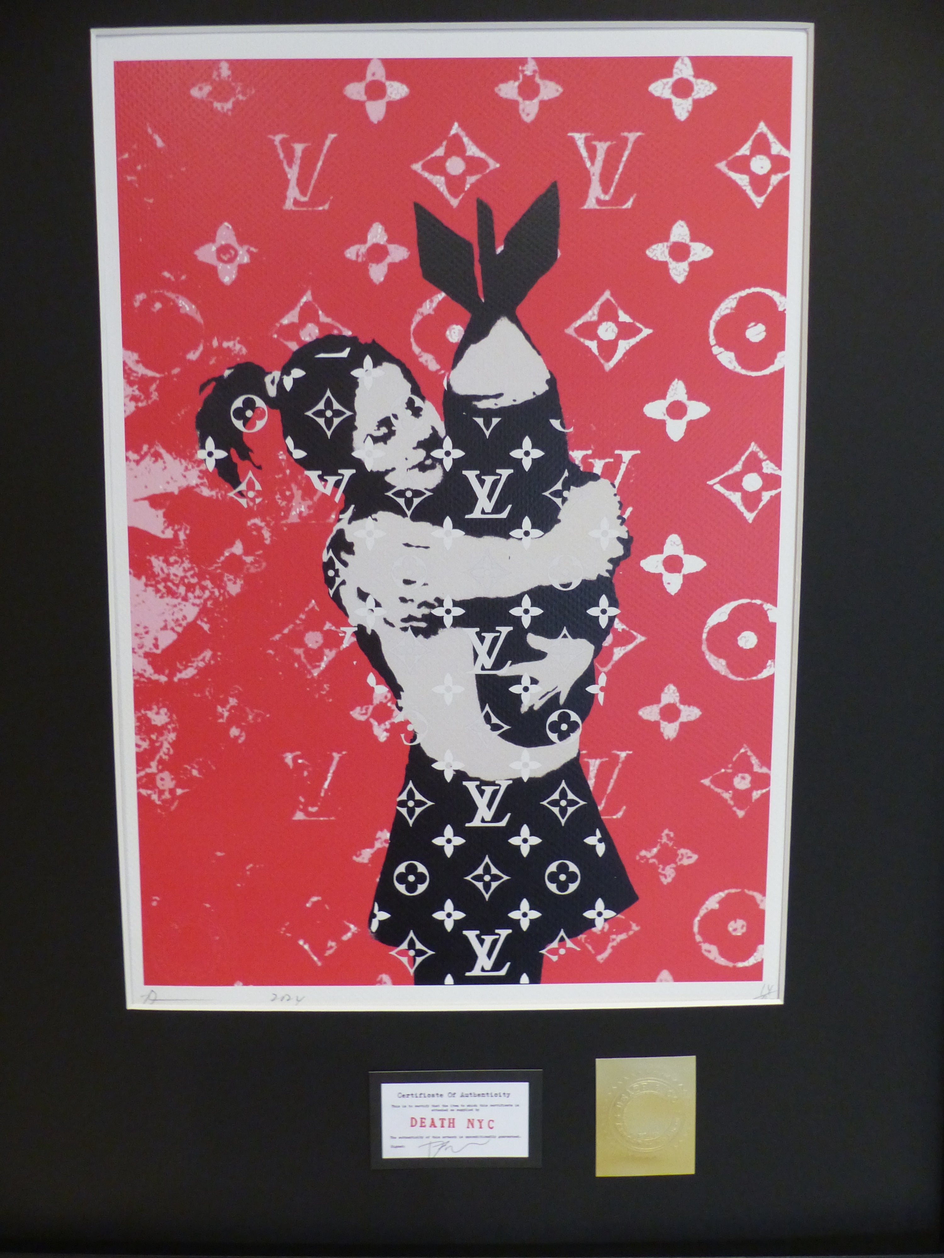DEATH NYC fertig gerahmte Lithografie ltd Edit of 100 "Bomb Hugger Banksy" 3D Siegel and COA
