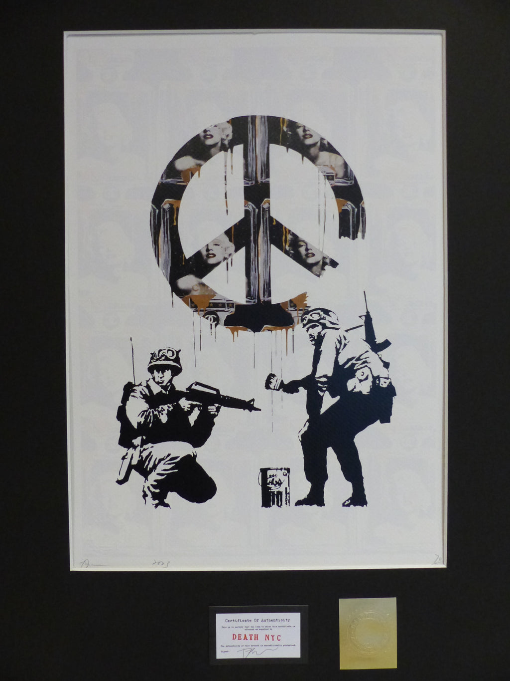 DEATH NYC fertig gerahmte Lithografie ltd.Edition "Peace Soldier Banksy II" 3D Siegel und COA