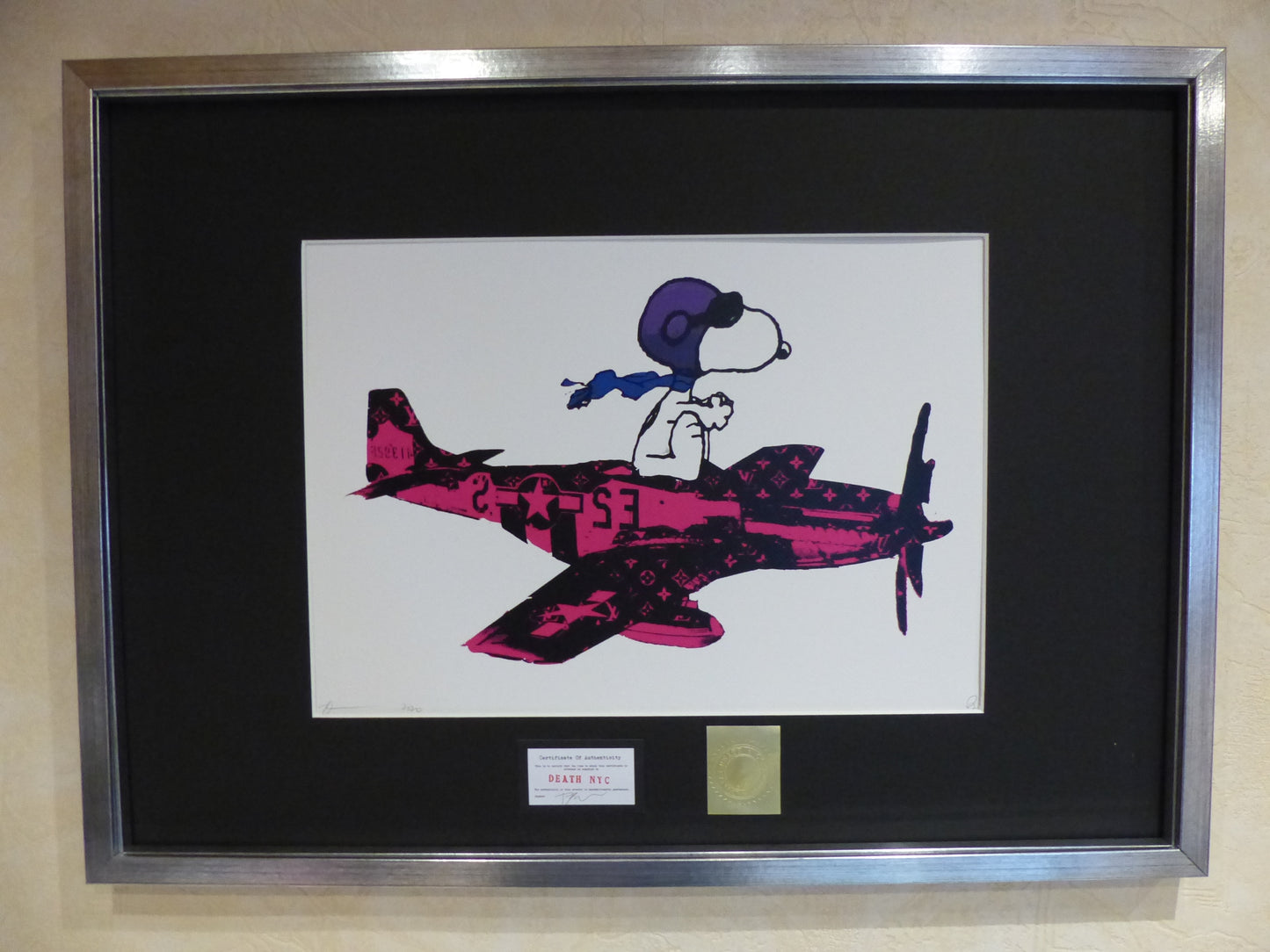 DEATH NYC fertig gerahmte Lithografie ltd. Edt. of 100 "Flying Snoopy" 3D Siegel COA