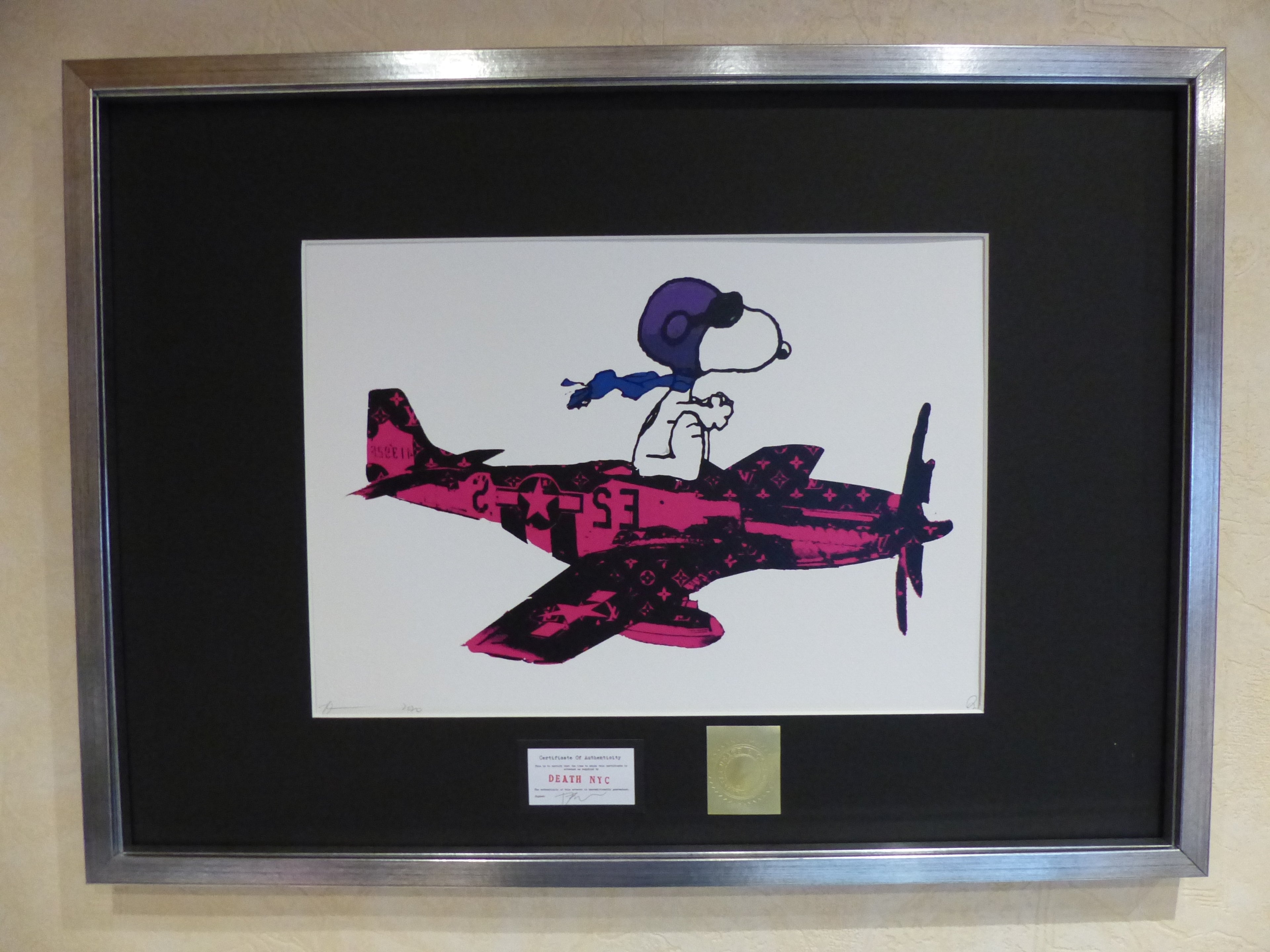 DEATH NYC fertig gerahmte Lithografie ltd. Edt. of 100 "Flying Snoopy" 3D Siegel COA
