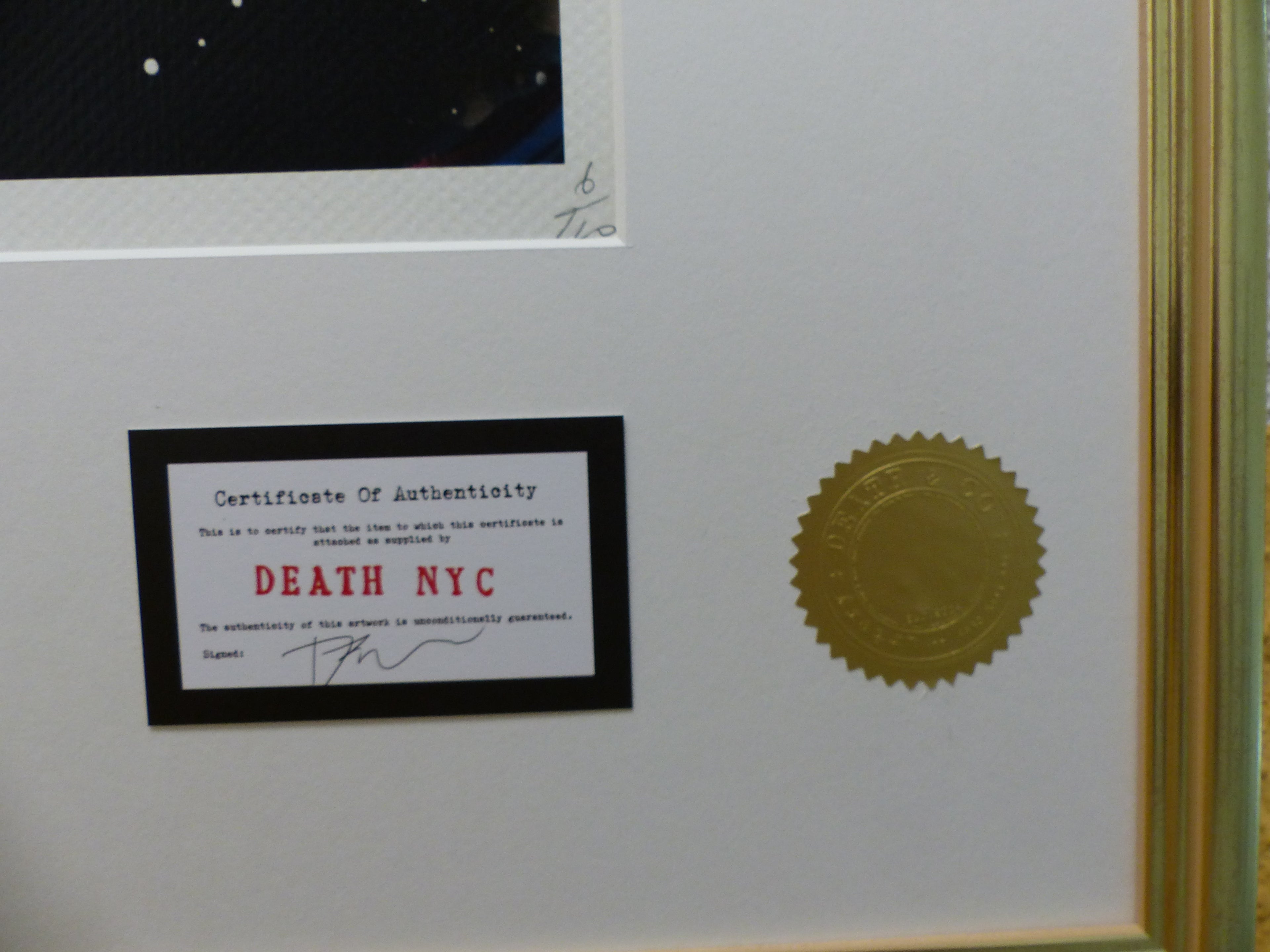 DEATH NYC "im wertigen Holzrahmen" Lithografie ltd.Edit. of "Porsche" 3D Siegel